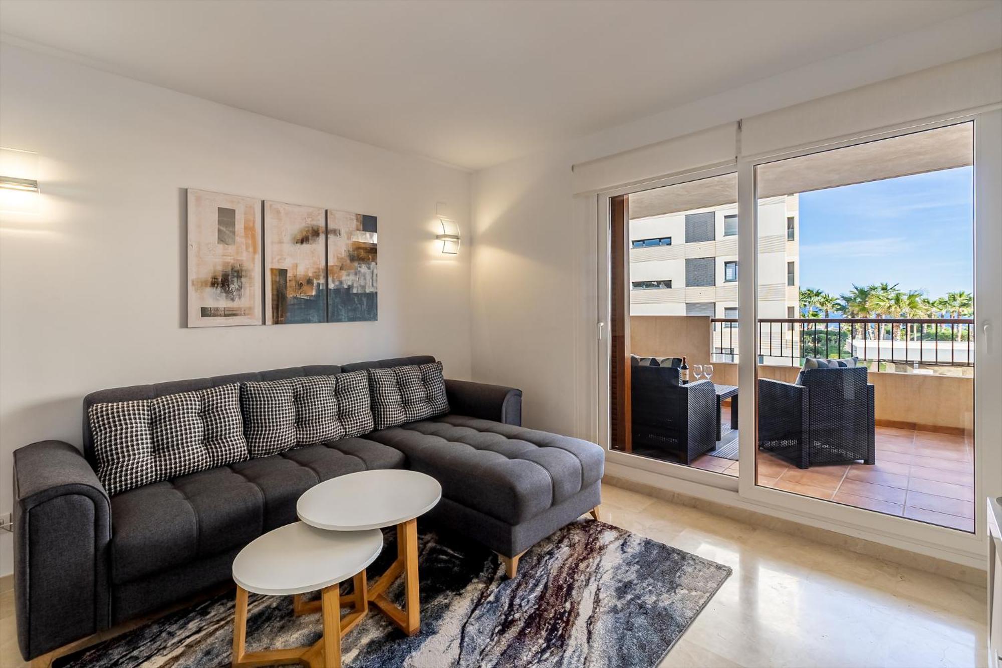 Apartment New With Sea View And Pool